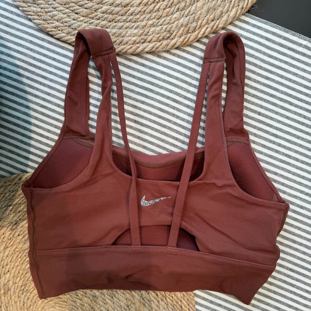 Nike Zenvy Strappy Women's Light-Support Padded Sports Bra XS burgundy color